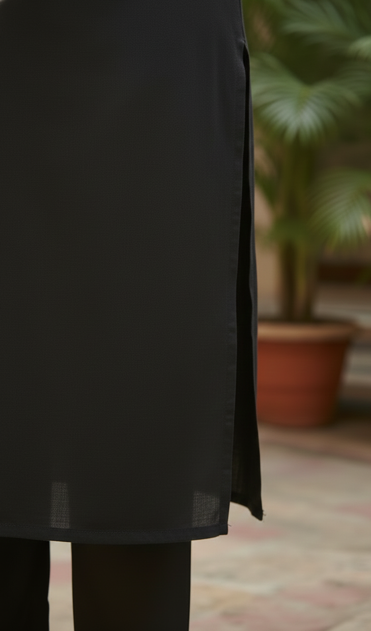 ✨ ESAARA SIGNATURE EMBROIDERED COTTON KURTA SET – BLACK (KURTA + PANTS)