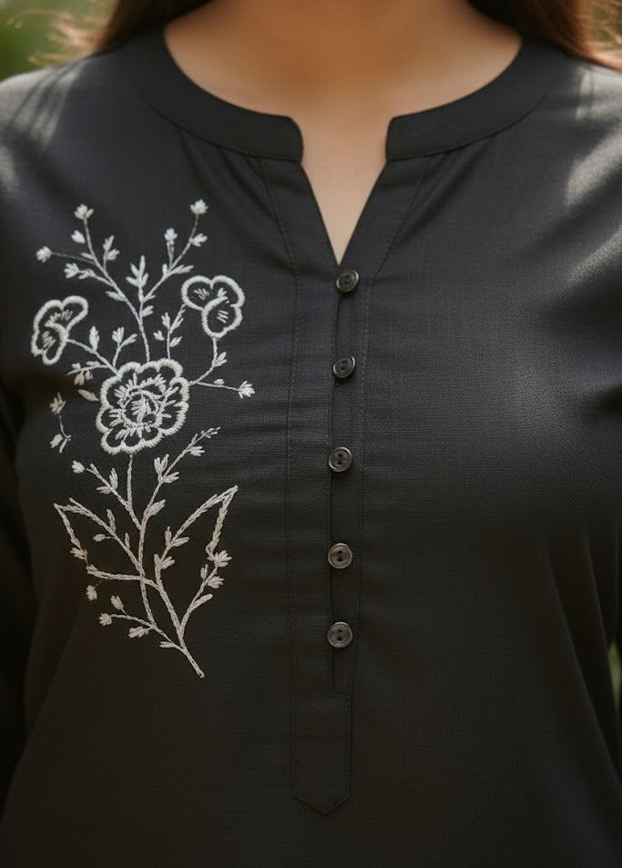 ✨ ESAARA SIGNATURE EMBROIDERED COTTON KURTA SET – BLACK (KURTA + PANTS)